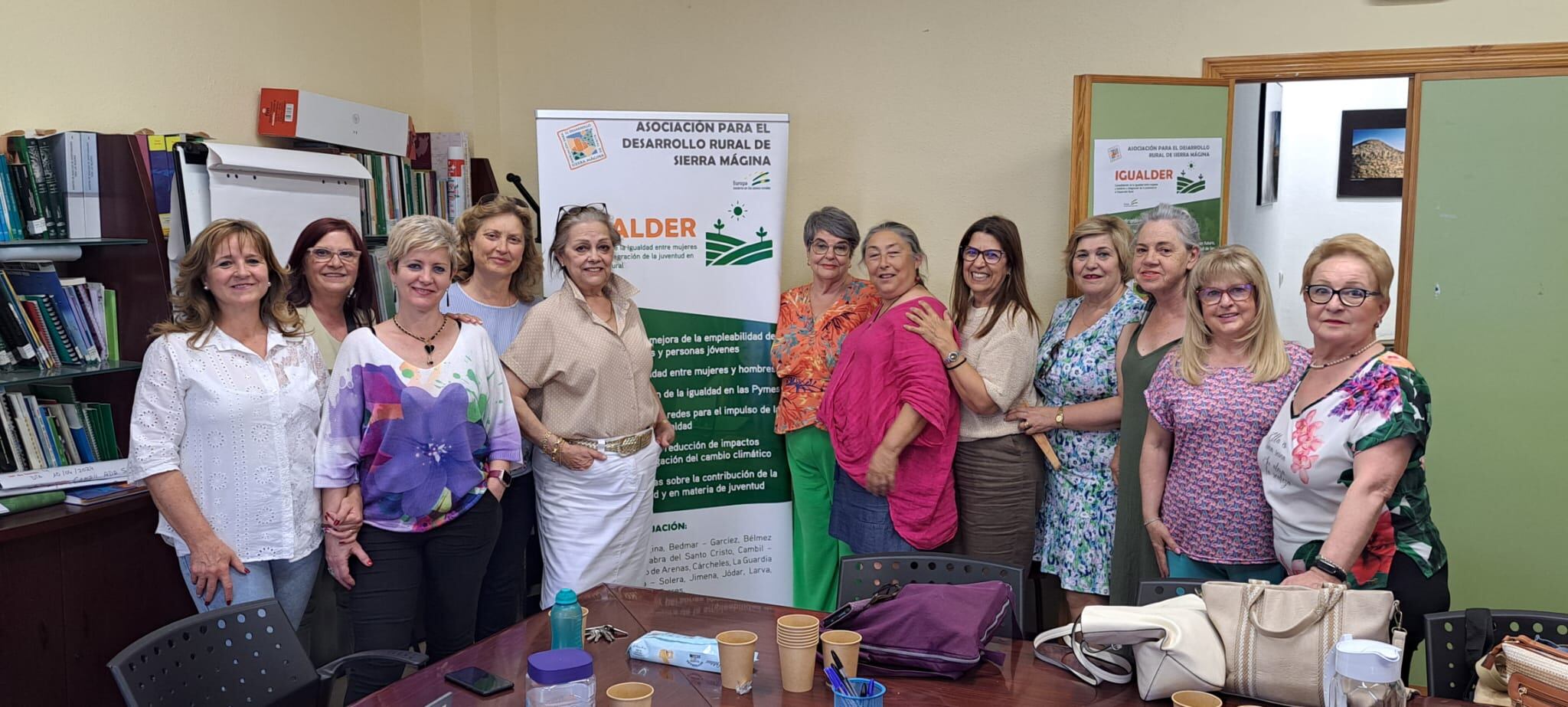 Participantes en una de las reuniones del programa Igualder en Sierra Mágina