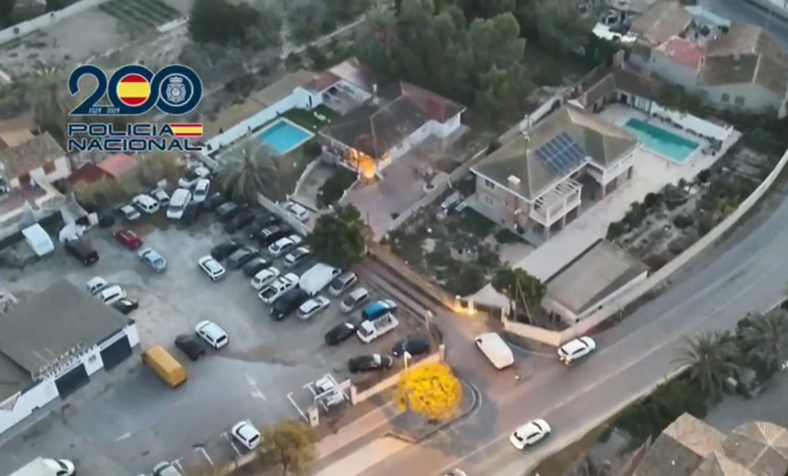 Imagen aérea de los chalés donde la trama detenida explotaba sexualmente a 11 chicas en San Vicente del Raspeig