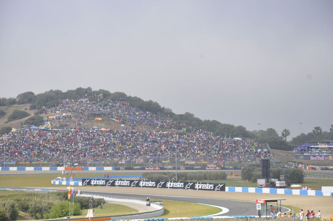 Aficionados en las gradas del Circuito de Jerez