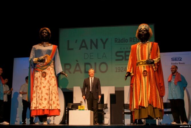 Iñaki Gabilondo, amb els Gegants Negres de Reus