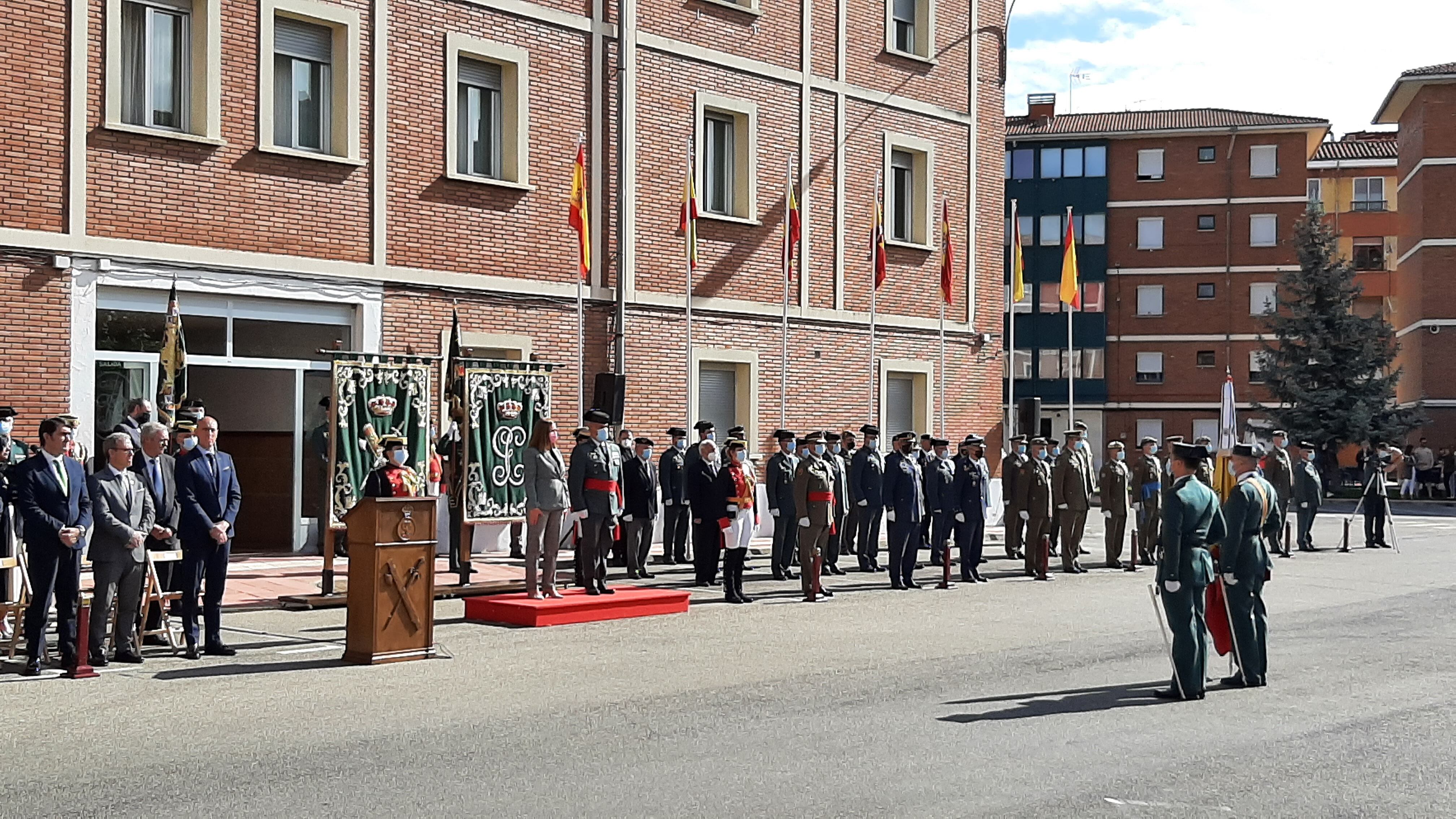 Acto conmemorativo en el cuartel de León del 178º aniversario de la Guardia Civil