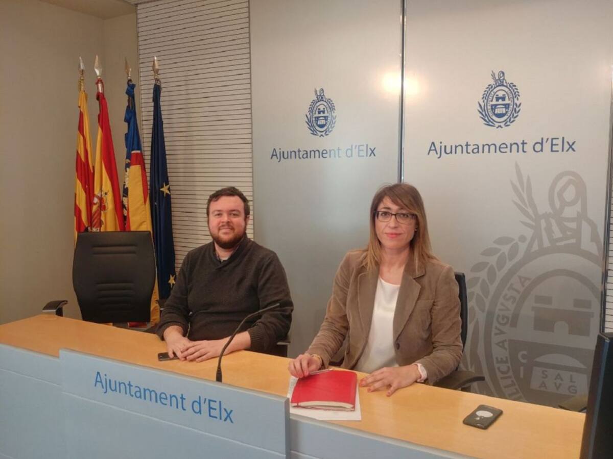 El ayuntamiento reclama a APARCISA que pavimente la calle Ánimes y el entorno del Mercado