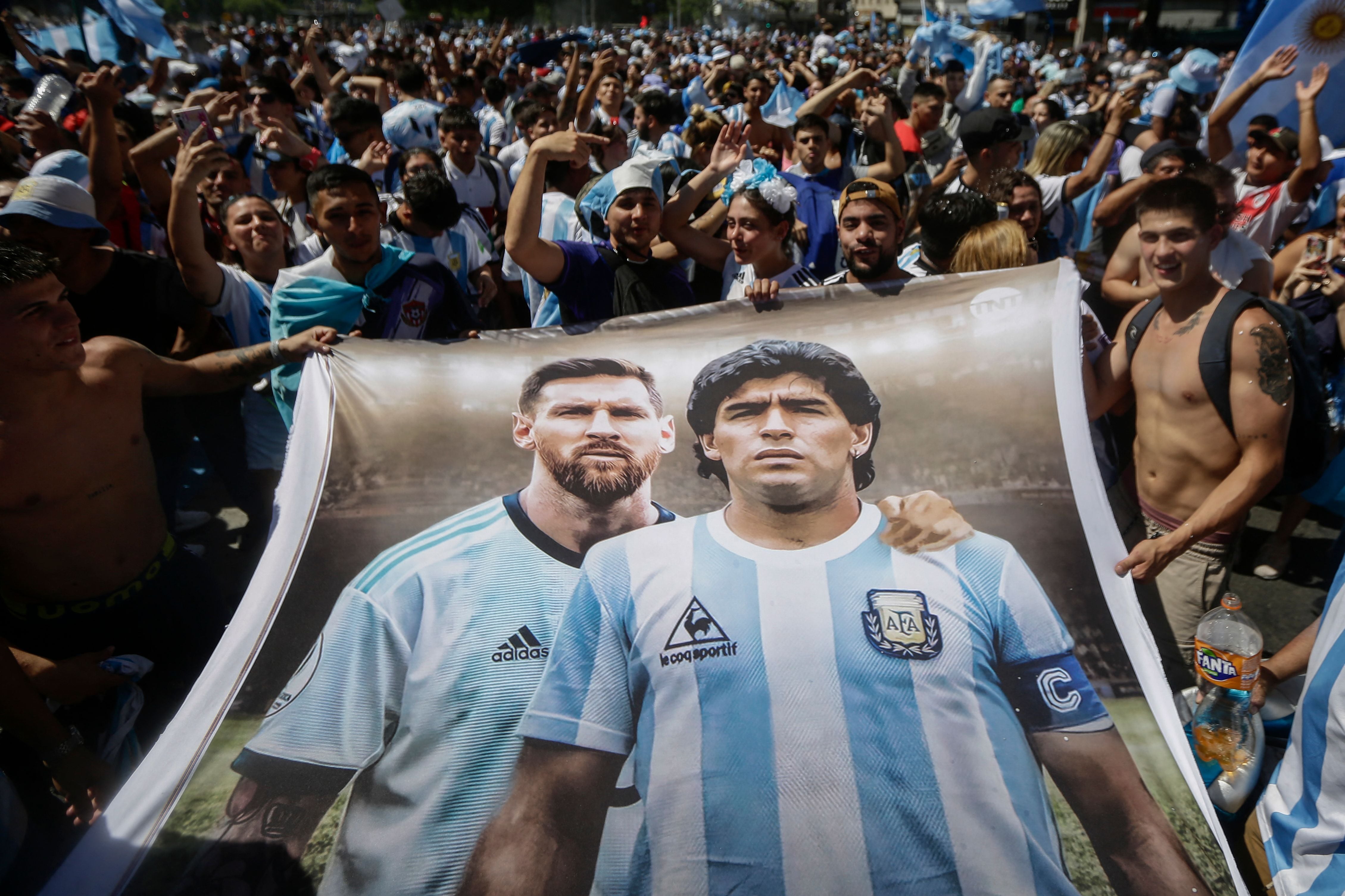 Celebración en las calles de Buenos Aires tras la victoria de Argentina en Qatar 2022. (Emiliano Lasalvia / AFP, vía Getty Images)