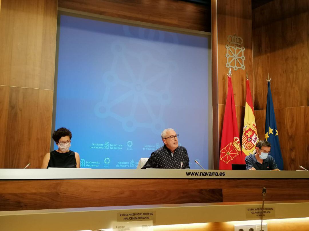 En Pamplona, la directora del Instituto de Salud Pública, Marian Nuin, el director general de Salud, Carlos Artundo, y el director general de Agricultura, Ignacio Gil, presentarán en rueda de prensa los datos sobre la evolución del COVID-19 en Navarra, diferentes medidas de política sanitaria y actuaciones concretas sobre el colectivo de los temporeros