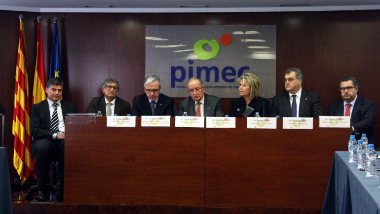 Antonio Cañete, secretari gral de PIMEC, Vicente Botella, president d&#039;UPIMIR, Jordi de Dalmases, president del COFB, Josep González, president de PIMEC, Cristina Contel, presidenta d&#039;ACES, Antoni Torres, president de FEFAC, Santiago Maza, president de FET