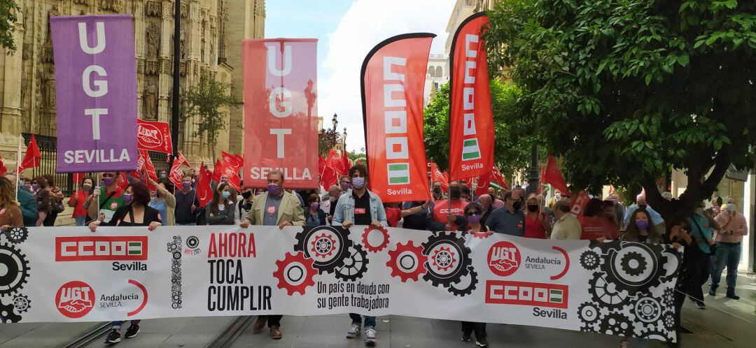 Marcha por el Día de los Trabajadores en Sevilla.