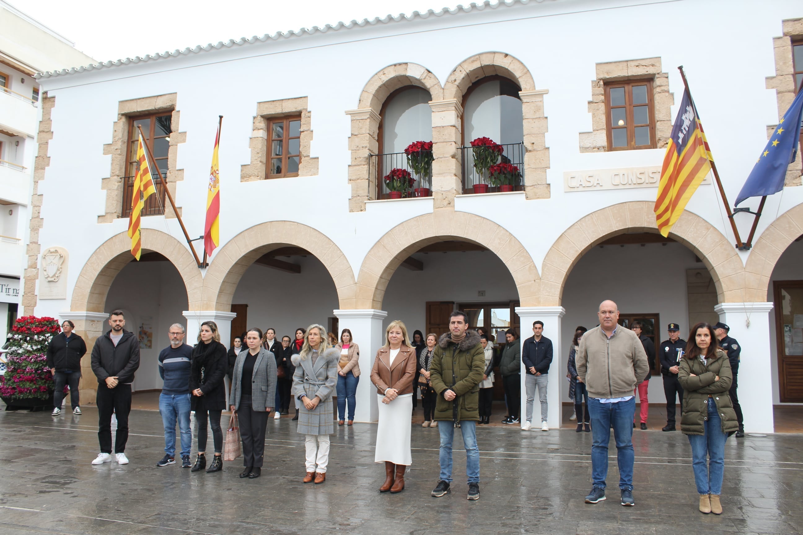 El minuto de silencio en Santa Eulària