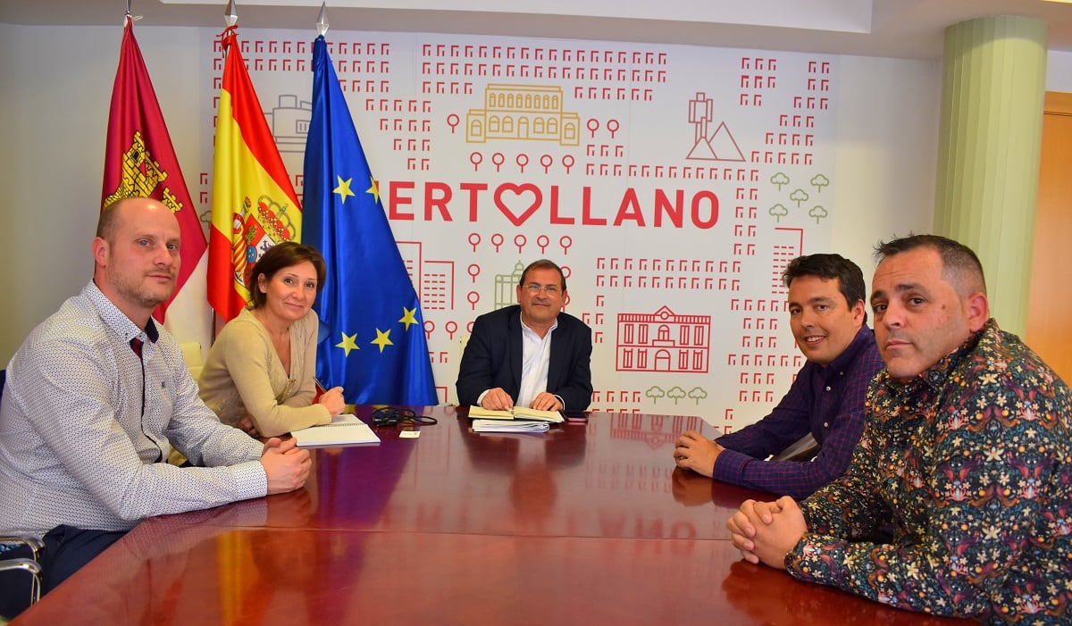 Presentación de Navec en el Ayuntamiento de Puertollano en marzo de 2023