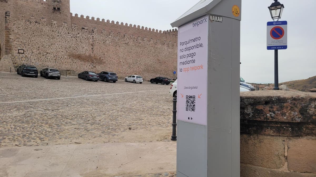 Sigüenza cobra 5 euros por aparcar en la Plaza del Castillo Parador