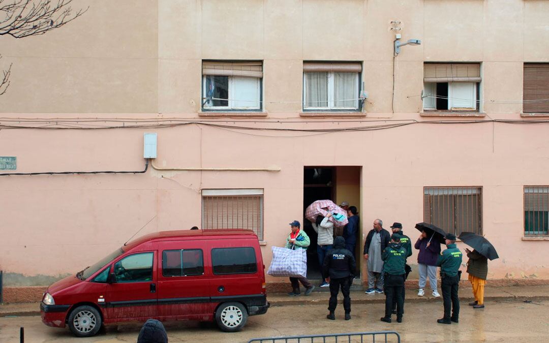 Las familias han comenzado a salir en torno a las 13.00 horas