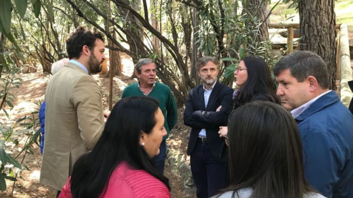 El Consejero de Medio Ambiente conoce las actuaciones en el ‘Área Recreativa de Cuadros’