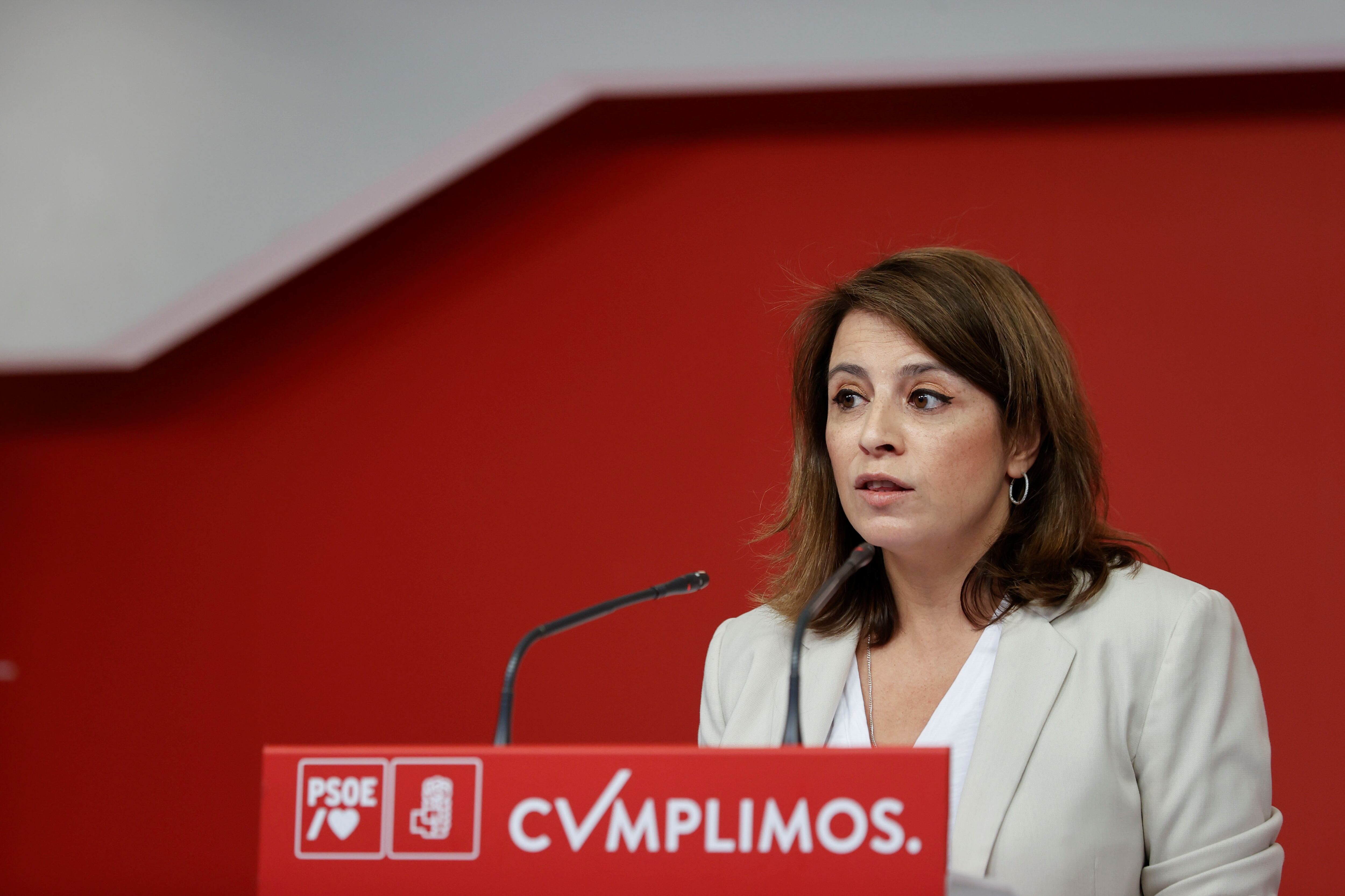 La vicesecretaria general del PSOE, Adriana Lastra, ofrece una rueda de prensa en la sede del partido en Madrid, este viernes.