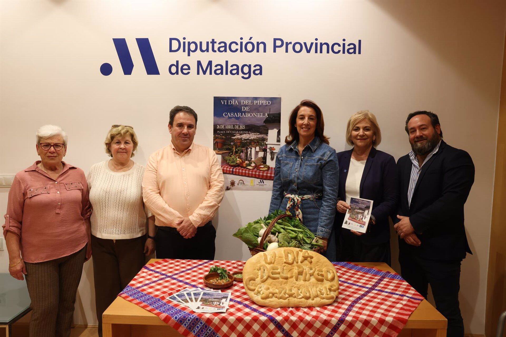 La diputada provincial Antonia Ledesma y el alcalde de Casarabonela, Antonio Campos, entre otras, han presentado el evento
