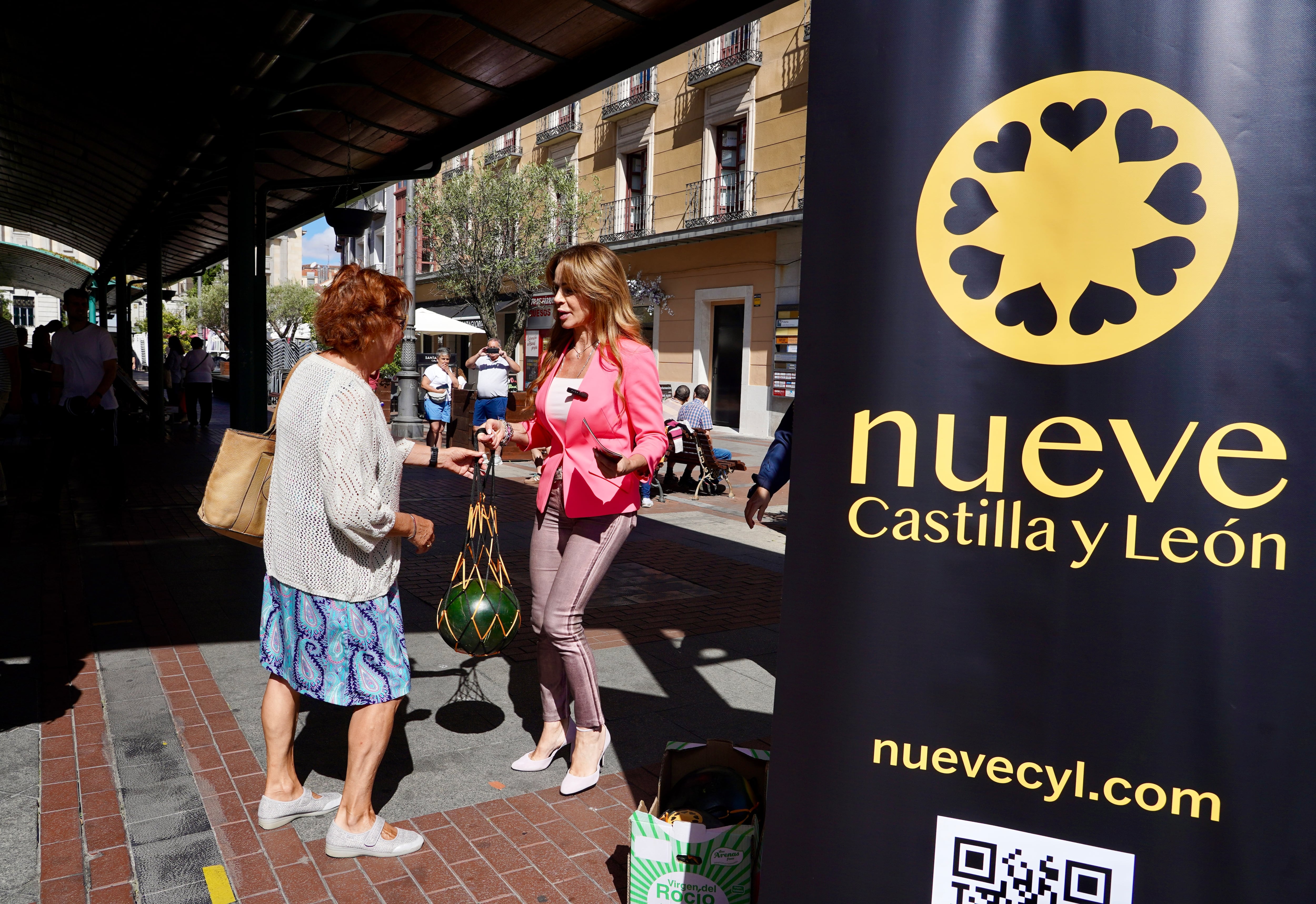 Presentación de Nueve Castilla y León, un nuevo proyecto político. La presentación corre a cargo de Silvia Clemente.