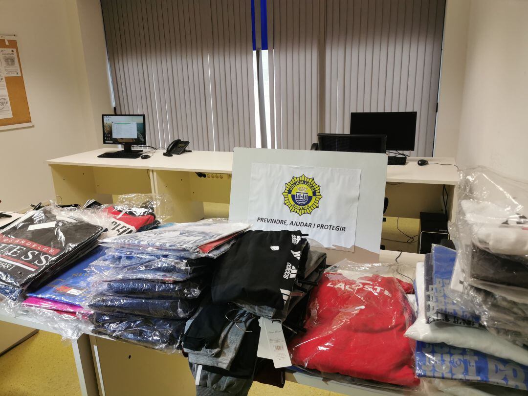 Ropa confiscada por la Policía Local de Gandia 