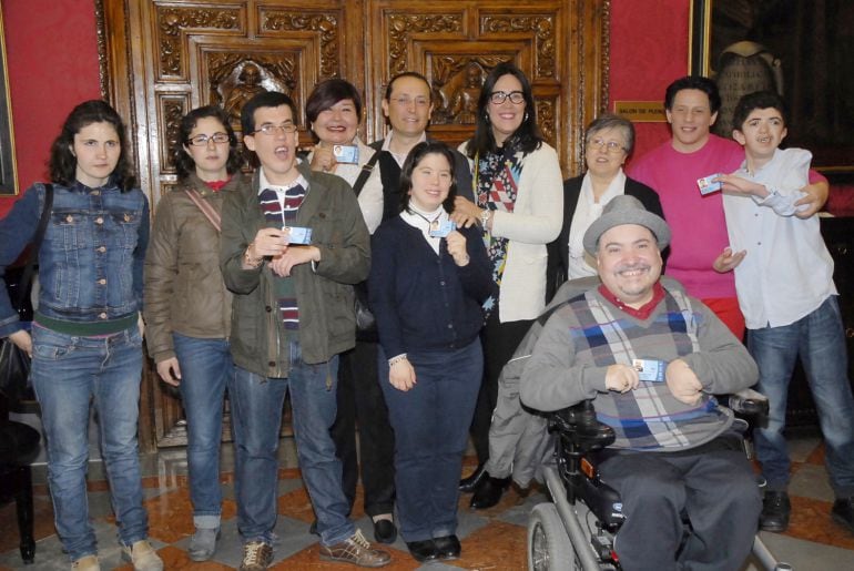 Presentación del bonobús para personas con movilidad reducida en Granada