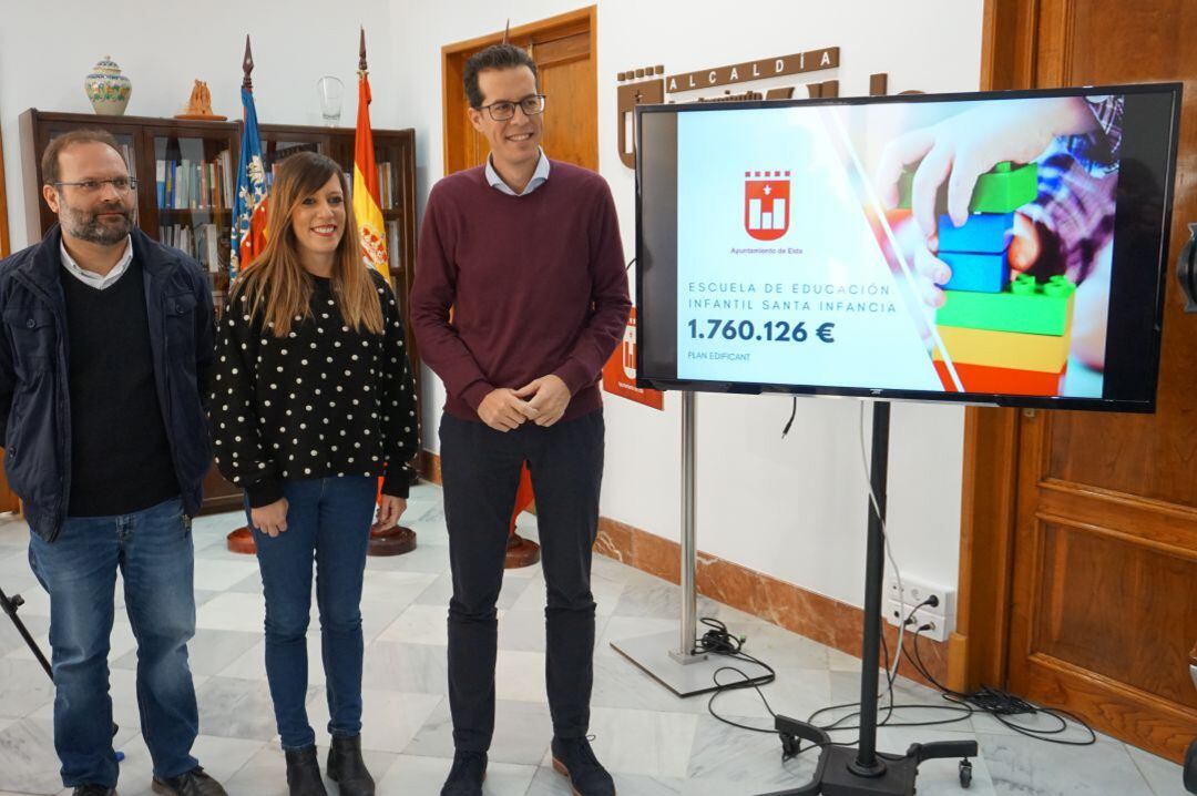 Presentación en el ayuntamiento del proyecto para Santa Infancia