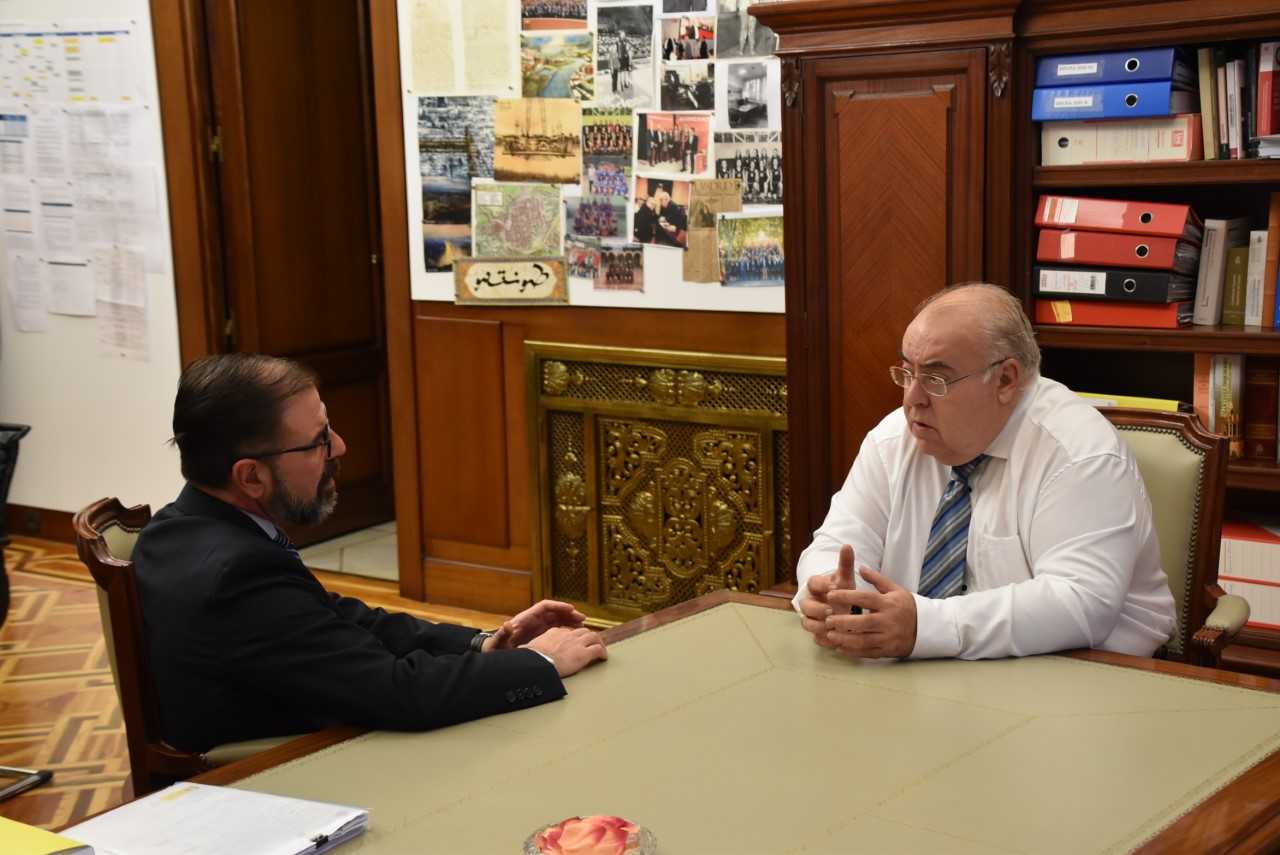 Mato, en la reunión con el secretario de Estado