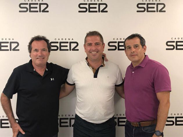 Sergio Monroy, en el centro, junto con José Manuel Albentosa y Carlos Arcaya