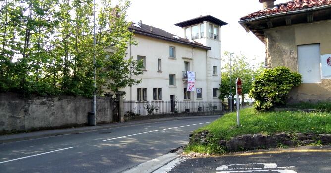 Fachada de la villa Itxas Gain, en la Cuesta de Aldapeta