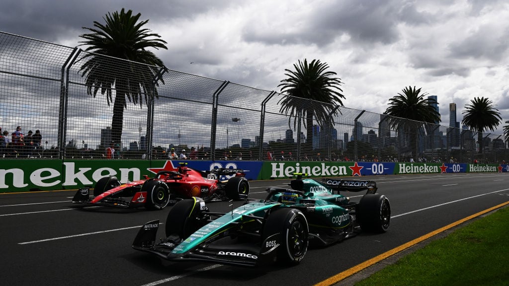 Fernando Alonso y Carlos Sainz, durante el GP de Australia 2023