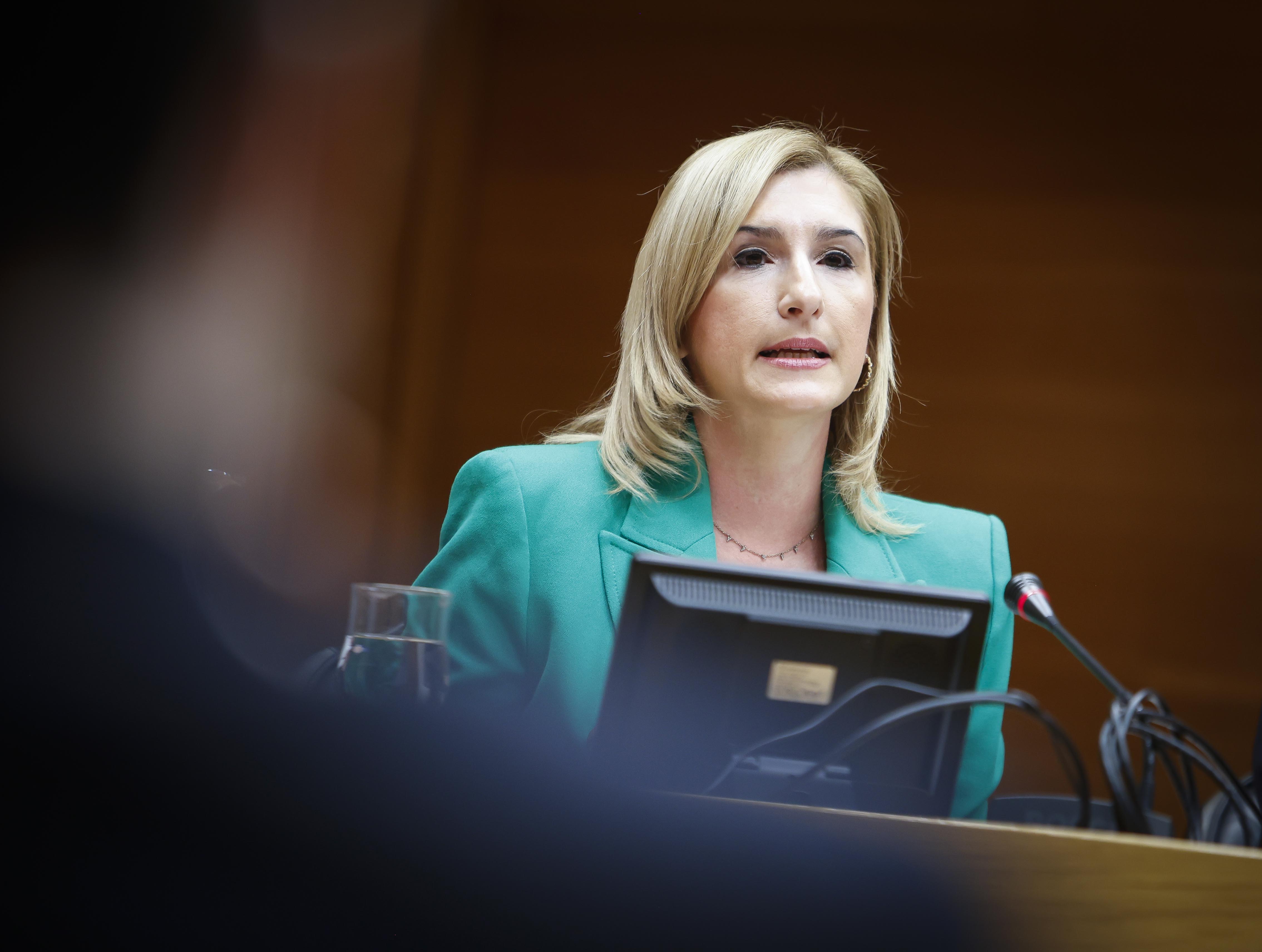 Salomé Pradas, en la comisión de Economía de les Corts