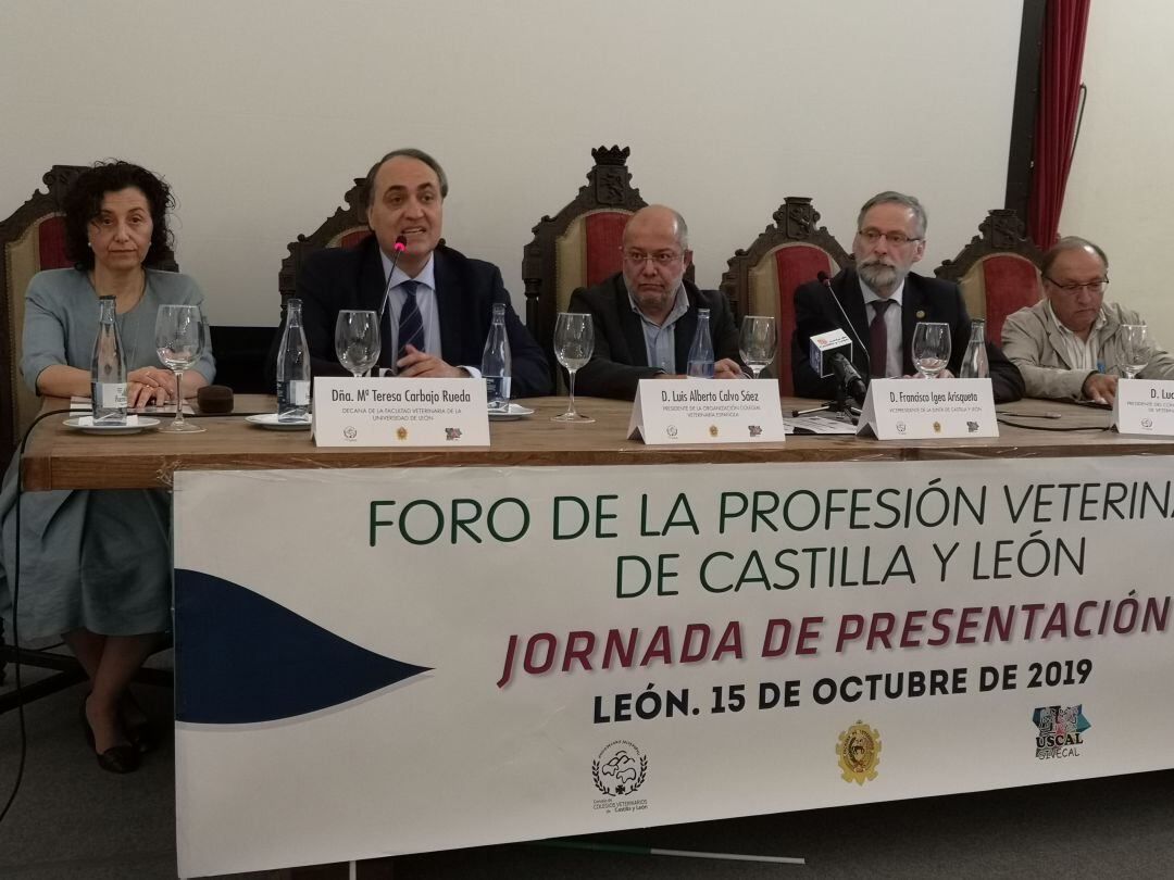 Igea ha participado en la constitución del Foro de la Profesión Veterinaria 