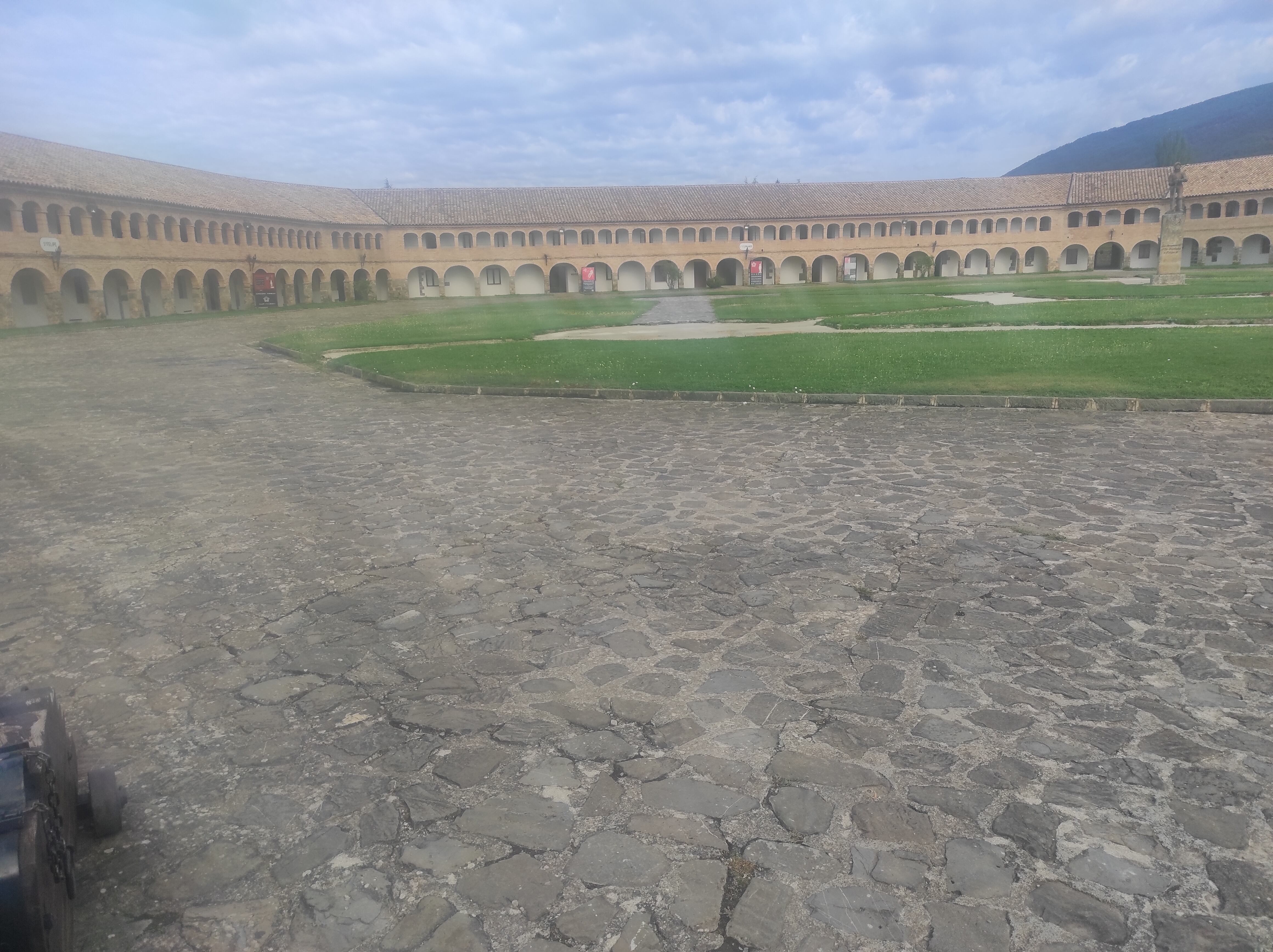 Patio de la Ciudadela de Jaca