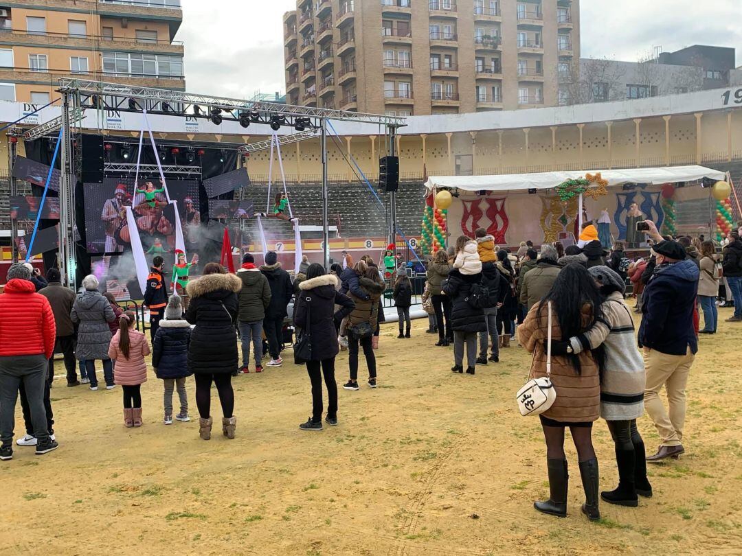 Acto de la visita de los Reyes Magos en la Plaza de Toros de Tudela