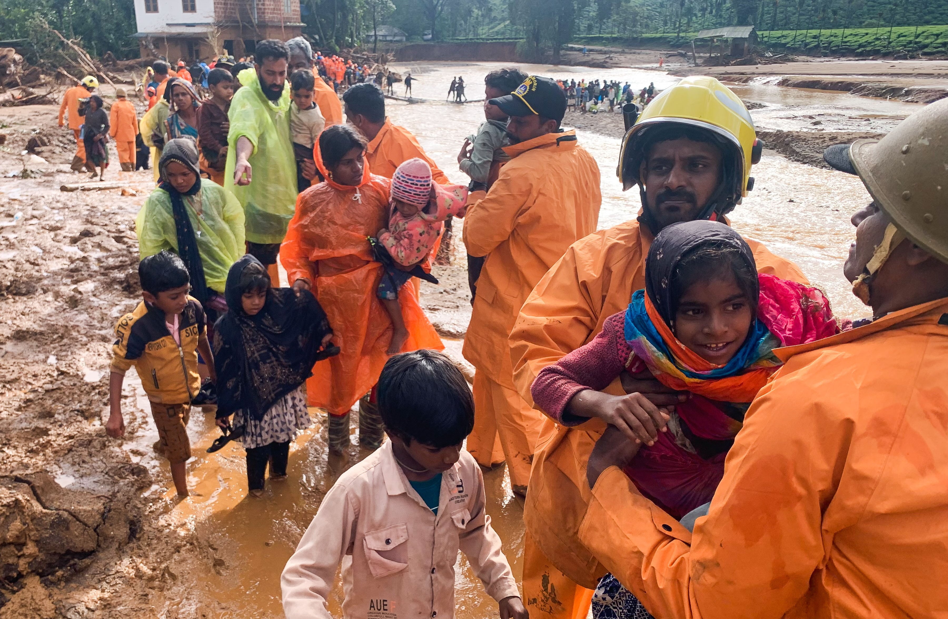 Búsqueda de supervivientes en Wayaned (India), EFE/EPA/TP BINU