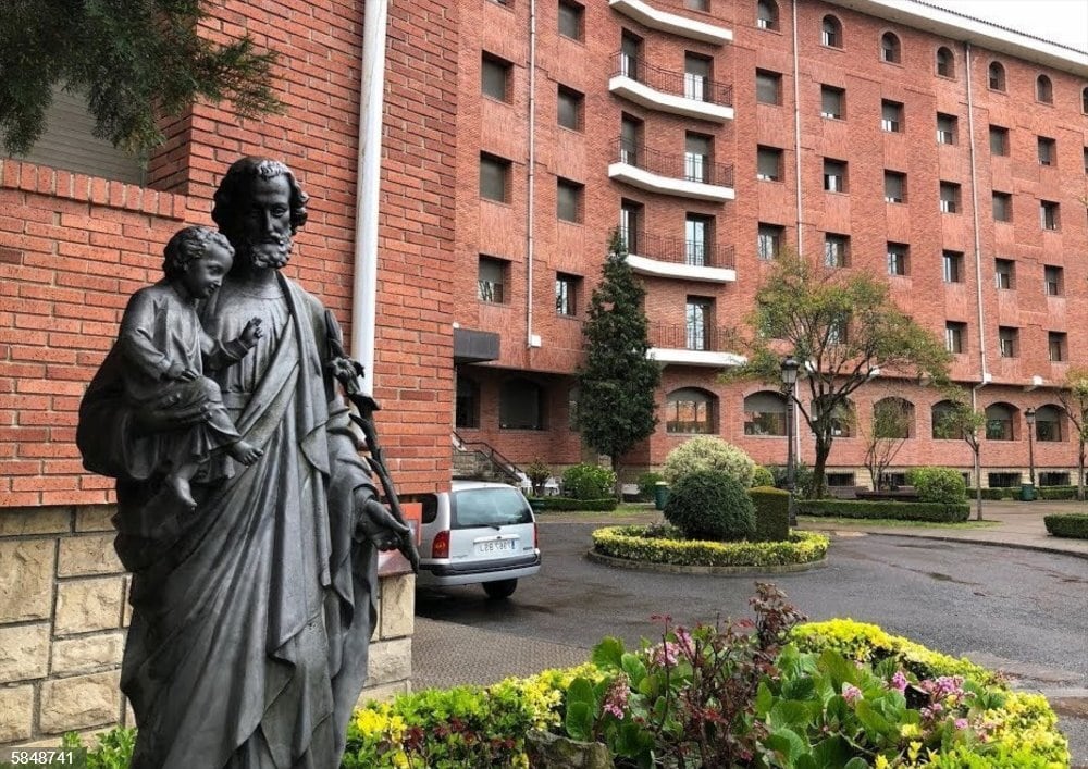 Exterior del asilo de las Hermanitas de los Pobres en Santutxu (Bilbao)