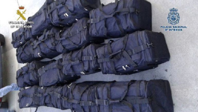 La cocacía venía oculta en diferentes bolsos de equipaje.