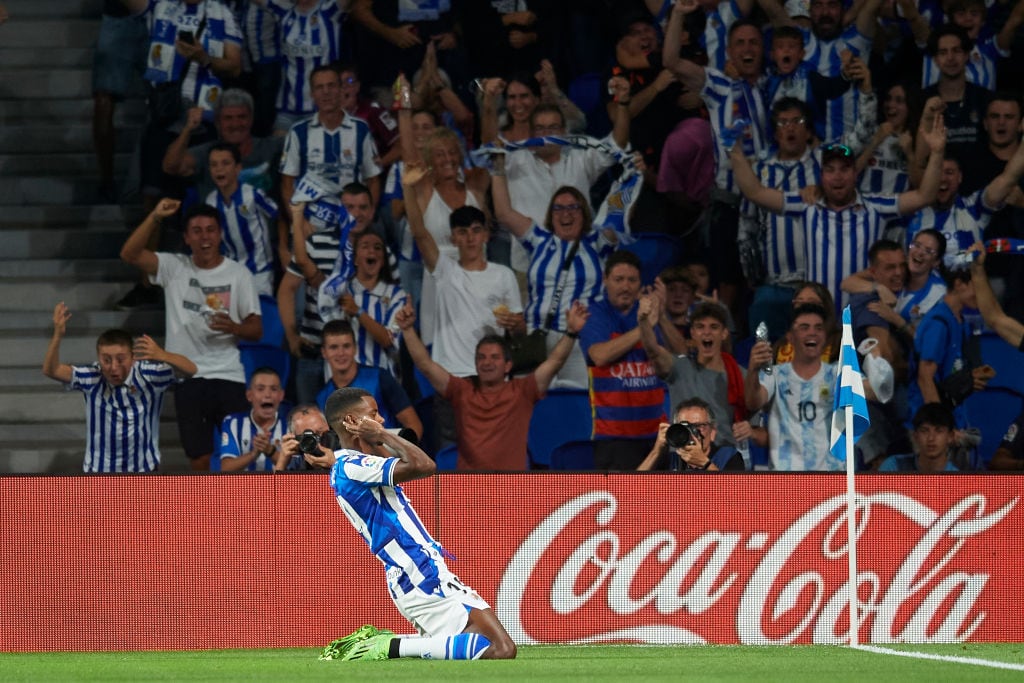 Alexander Isak, tras marcar frente al FC Barcelona en Anoeta (Photo by Jose Breton/Pics Action/NurPhoto via Getty Images)