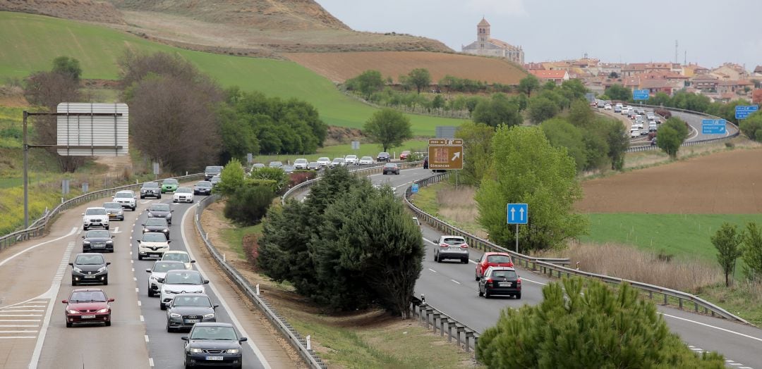 La autovía A-62 a su paso por Simancas (Valladolid)