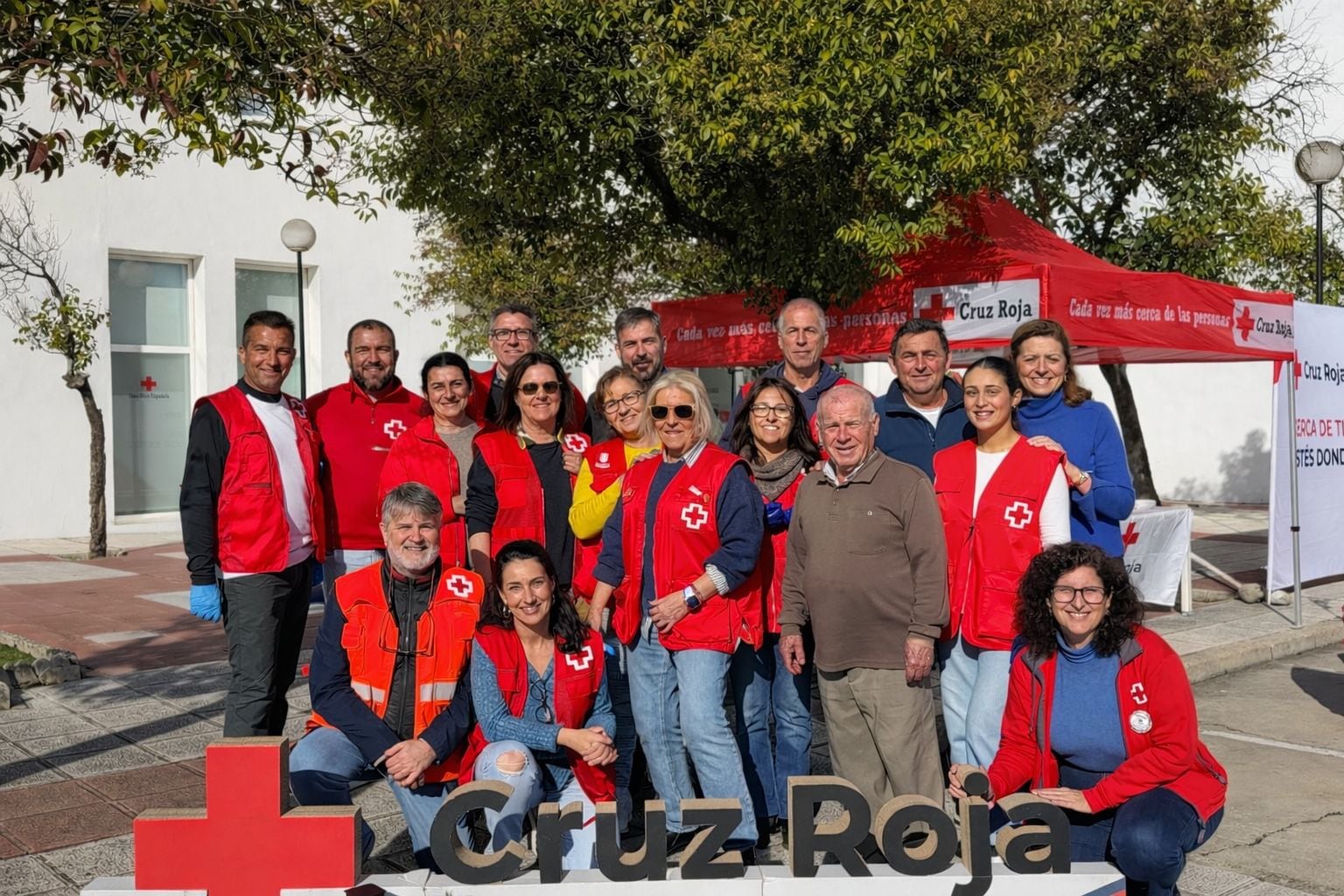 Miembros de Cruz Roja en Jerez
