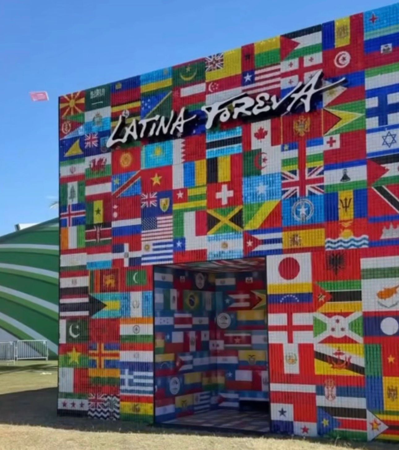 Karol G se acuerda de Canarias en el Coachella