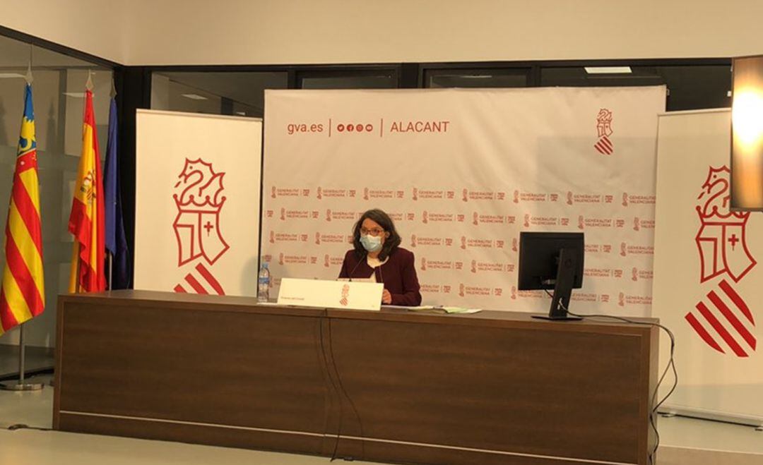 La vicepresidenta Mónica Oltra, durante la rueda de prensa del Consell en Alicante