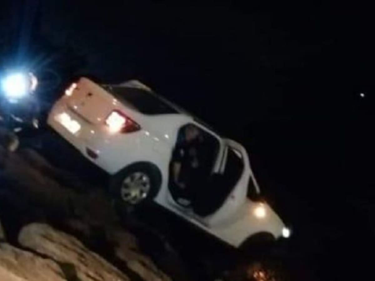 Da positivo en alcohol tras precipitarse con su coche al mar en Sada