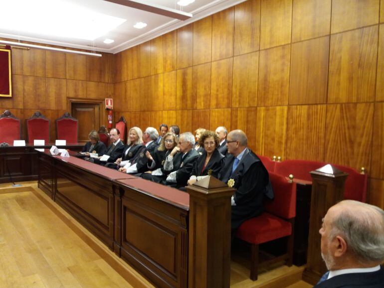 Magistrados asistentes a la apertura del año judicial en la sede del Tribunal Superior de Justicia de Asturias. 