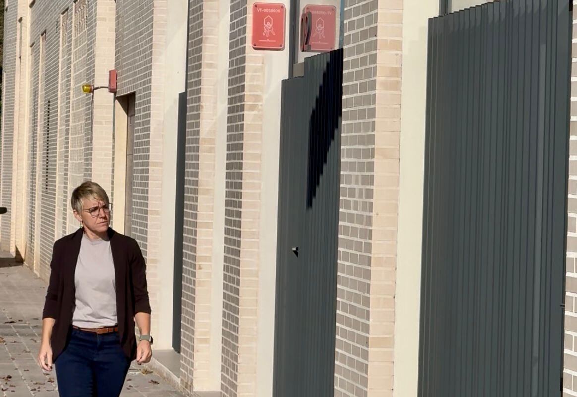 Papi Robles, la portavoz de Compromís, denuncia que el edificio municipal de La Torre destinado a alquiler asequible "se ha llenado de pisos turísticos"