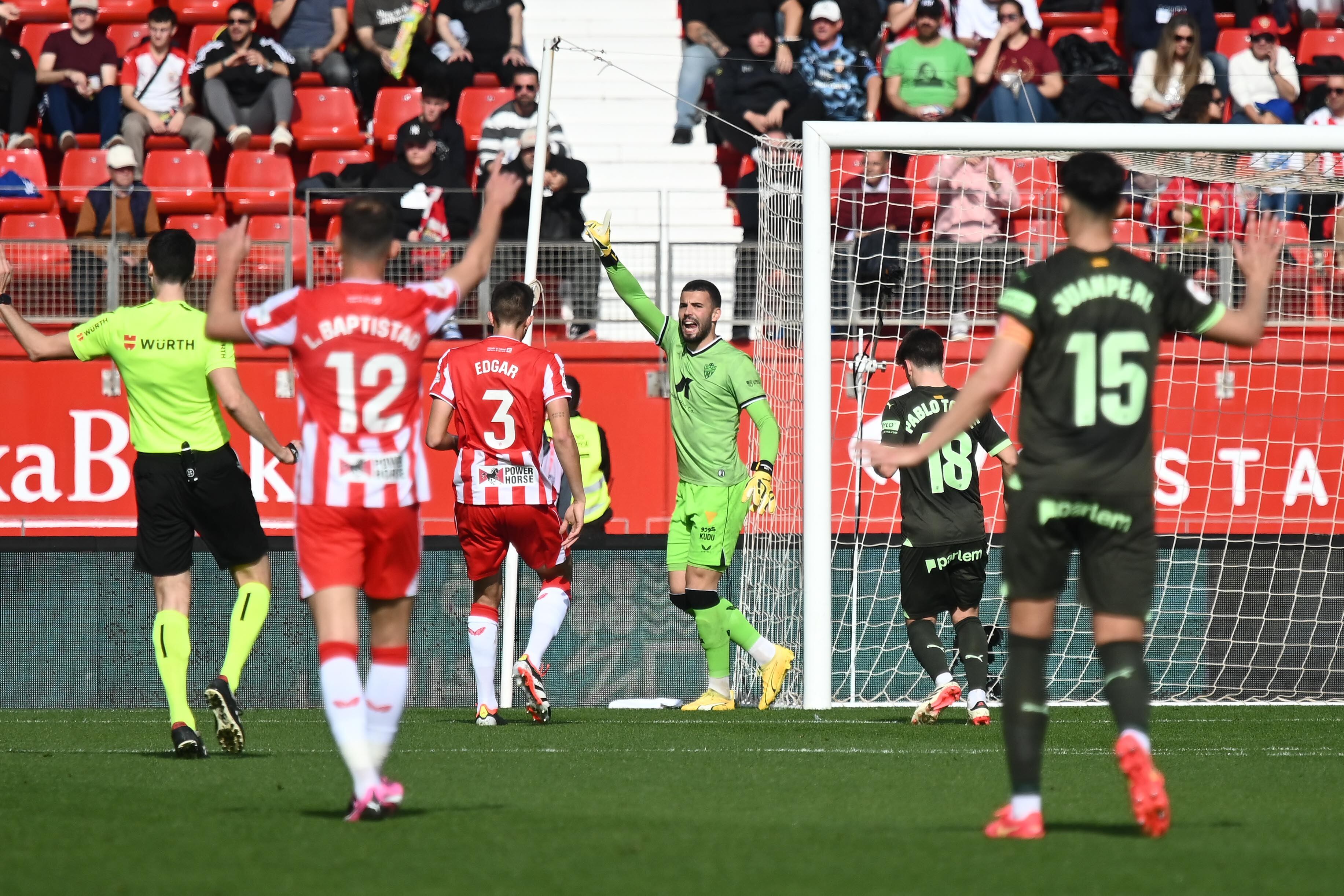 El Almería cumple ¡tres partidos seguidos en casa! con la portería a cero.