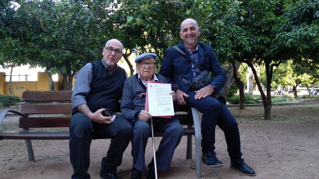 Antonio, 92 años, hermano de Rafael, el que fue secretario especial del alcalde Sánchez Badajoz