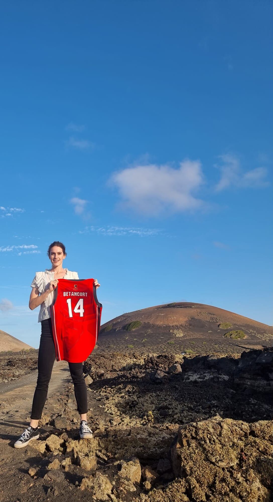 Yaiza Betancort con la camiseta del Magec Tías.