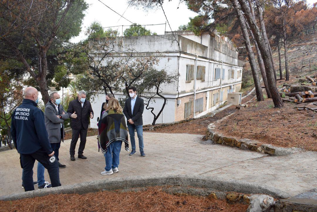 Visita de Divalterra a la zona quemada de Oliva