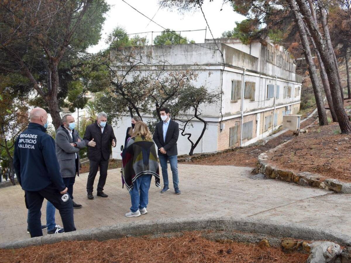 La Diputación de Valencia acondiciona la zona afectada por el fuego en la montaña de Santa Ana de Oliva