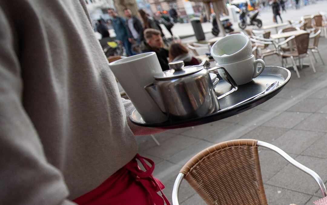 Los bares podrán abrir con un 50% de limitación de aforo en el interior de los locales 