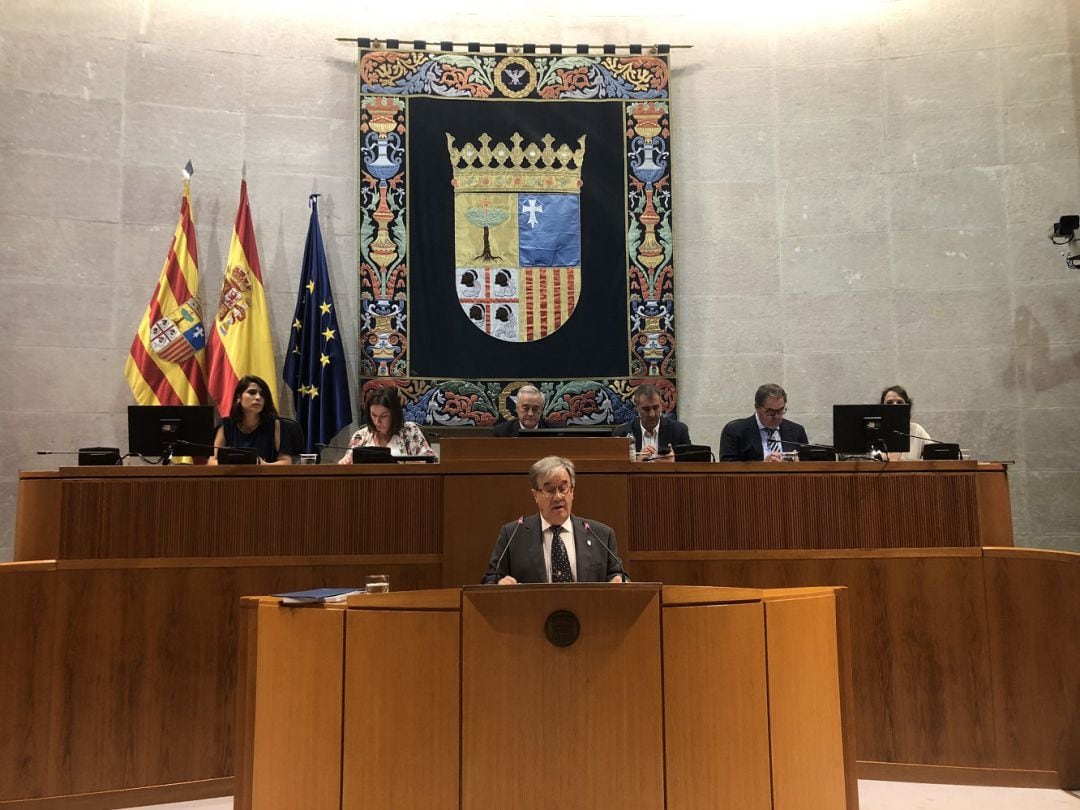 El Justicia de Aragón, Ángel Dolado, durante su intervención en las Cortes de Aragón 