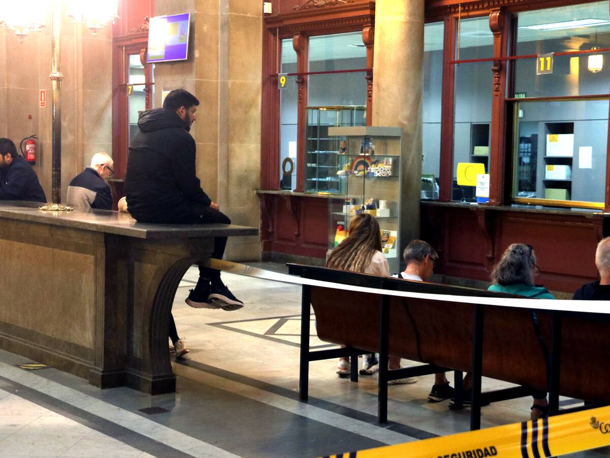 Els sindicats de Correus preveuen un "col·lapse" de les oficines els pròxims dies