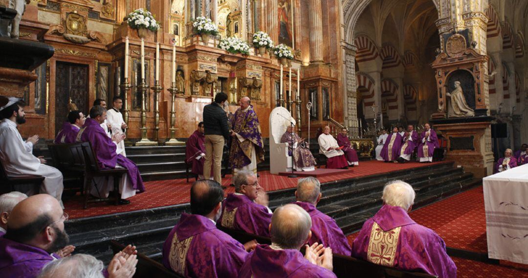 Despedida del nuevo Obispo de Guadix de su diocesis de Cordoba.