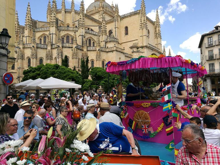 La peña La Tajada de San Andrés no falta a su cita en la mañana del día de San Pedro